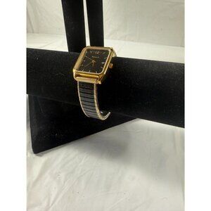 RARE SONATA BY TATA MENS GOLD PLATED RECTABGLE DAY QUARTZ